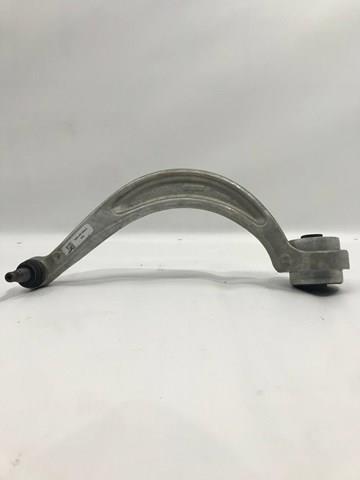 Передний нижний рычаг VAG 8W0407696A