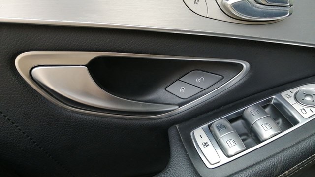 A2057600100 Mercedes Ручка двери передней внутренняя левая