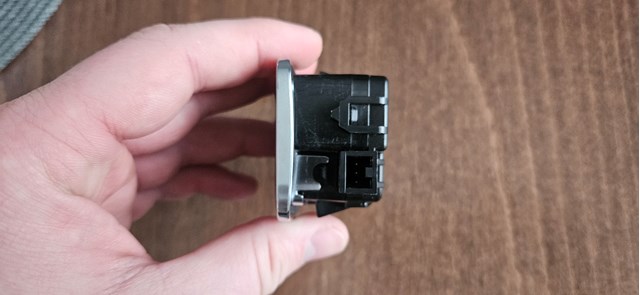 31457646 Volvo 