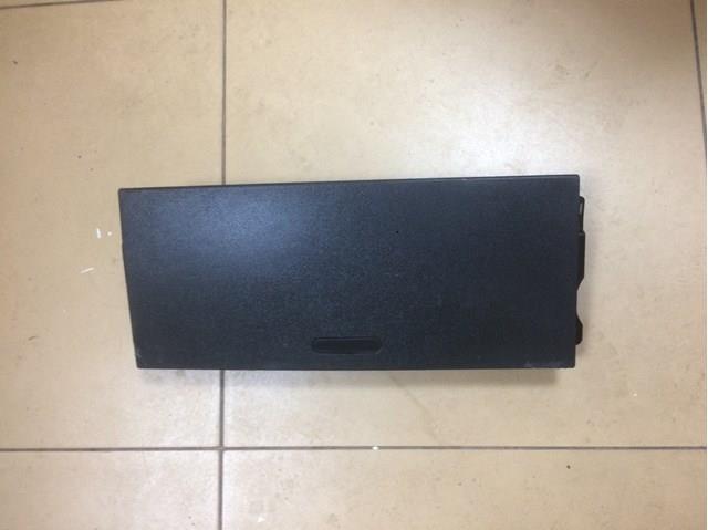 A9106806000 Mercedes Крышка бардачка