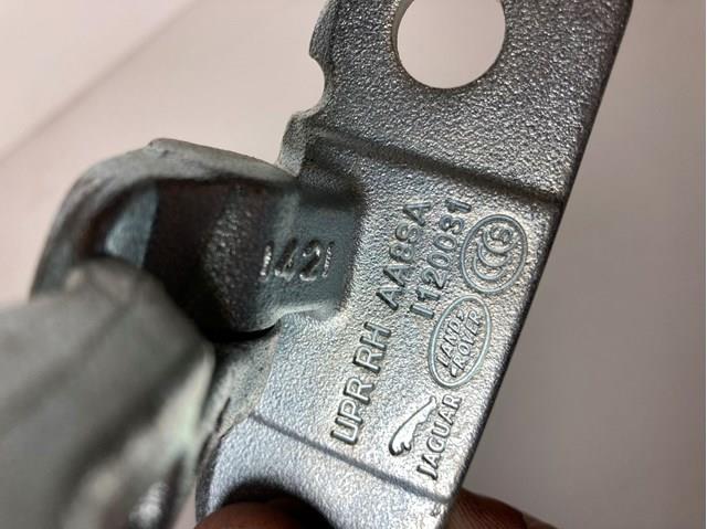 Купить LR056353 Land Rover Петля передней двери, правой