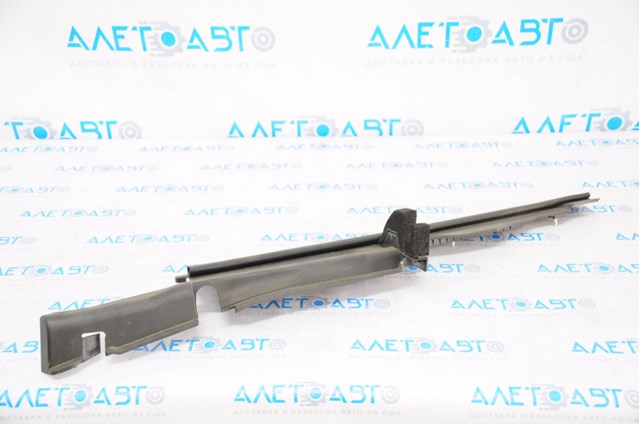 Уплотнитель арки крыла Nissan/Infiniti 638285NA0A
