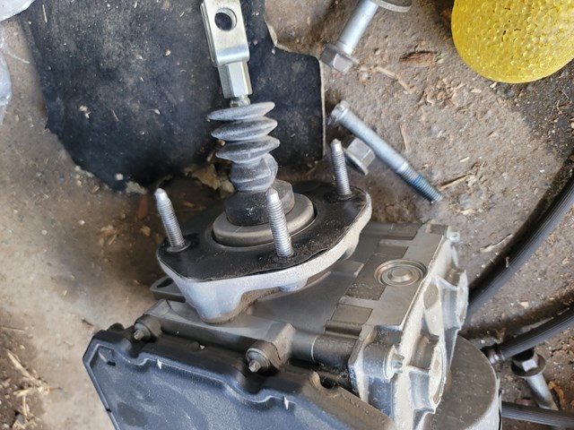 Усилитель тормоза вакуумный на Tesla Model S  5YJS