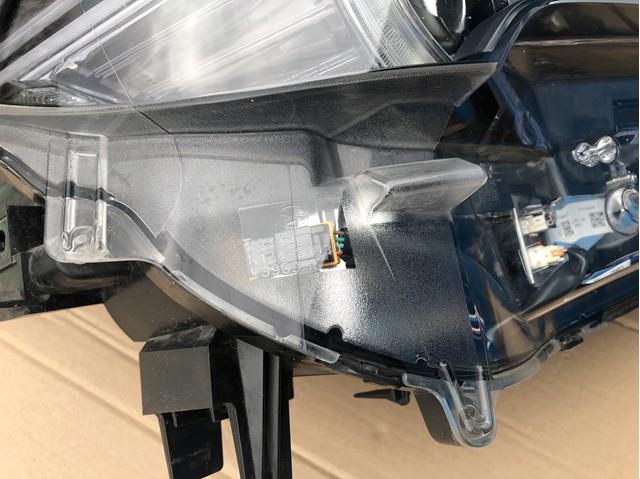 Фара правая Mazda KB8N51031H