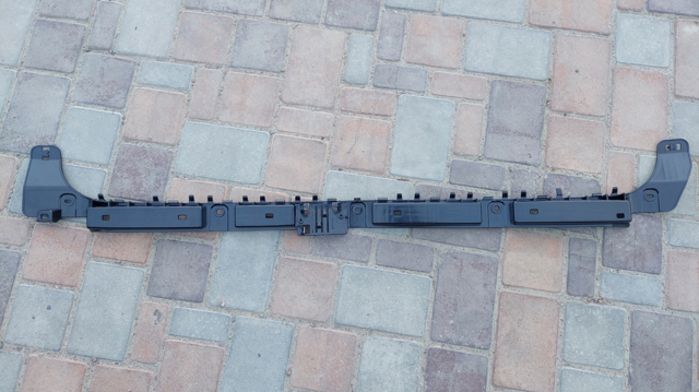 Кронштейн бампера заднего, центральный Tesla 175709600D
