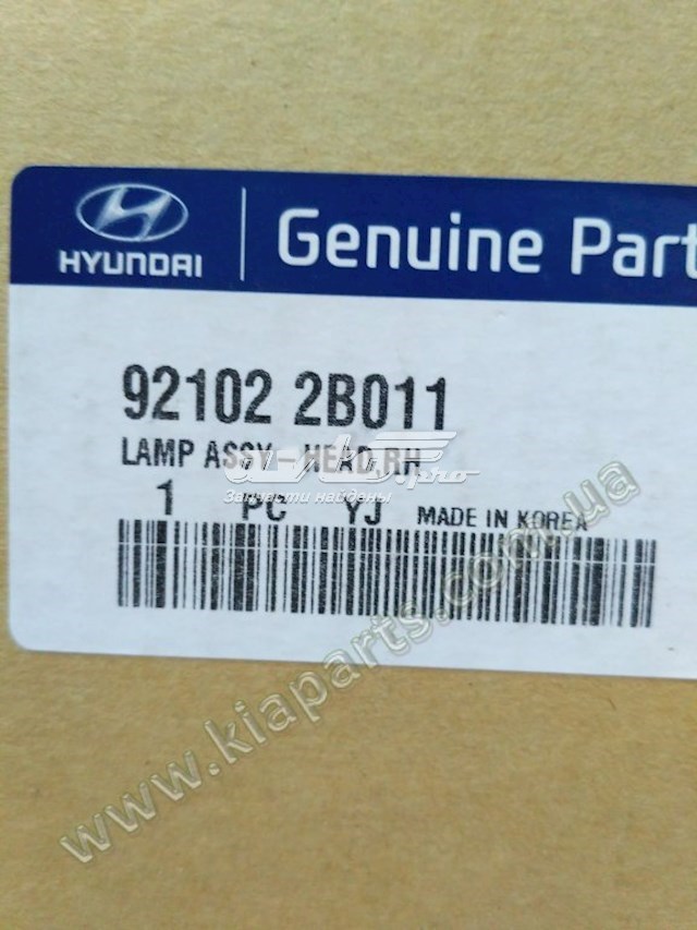 Правая фара 921022B011 Hyundai/Kia