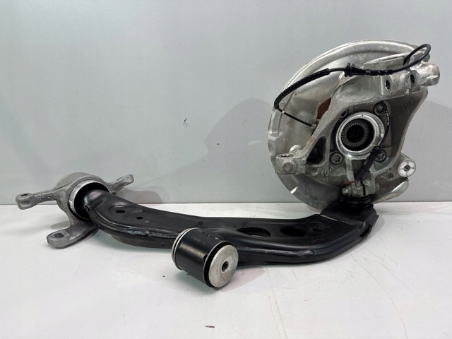 Купить 6876643 BMW Цапфа поворотная левая