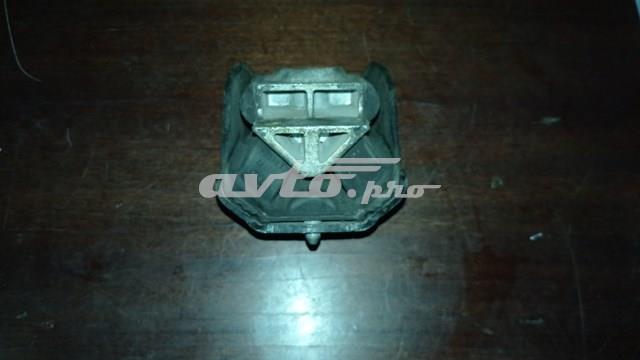 Левая/правая опора двигателя A9062411713 Mercedes