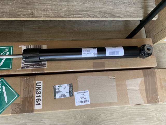 LR108022 Land Rover Амортизаторы задние