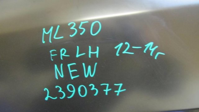 A1668800400 Mercedes Pára-lama dianteiro esquerdo