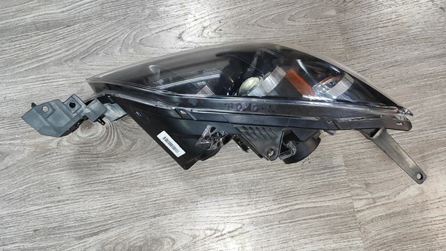 Правая фара BP4K510K0D Mazda