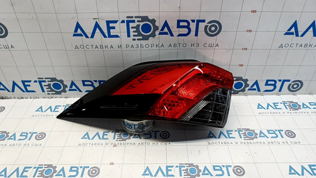 8156142230 Toyota lanterna traseira esquerda externa