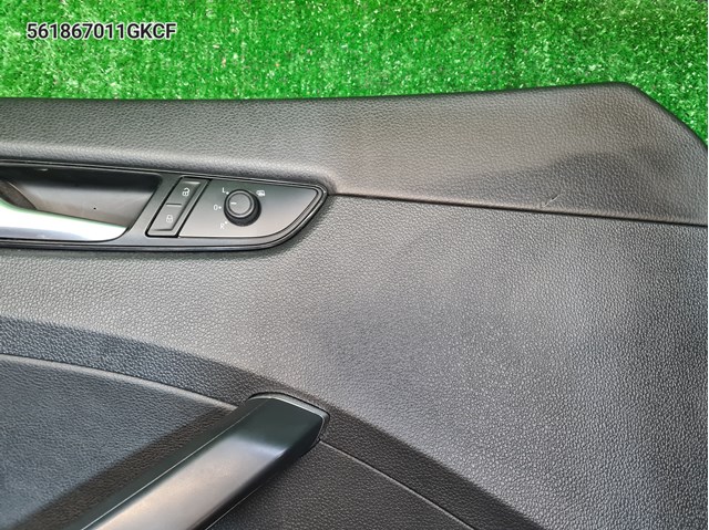 561867011GKCF VAG Дверная карта передняя левая