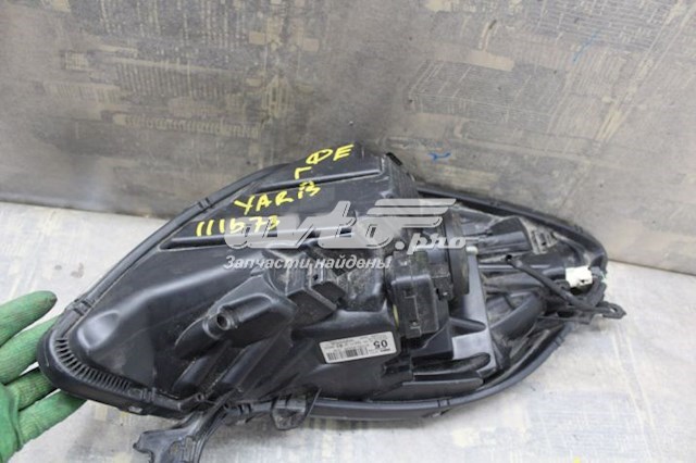 Купить 8117052570 Toyota Фара левая передняя