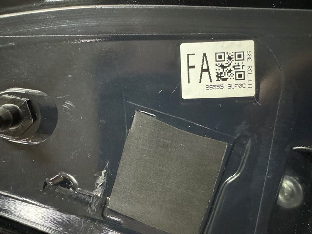 Фонарь задний левый внутренний 265559UF0C Nissan/Infiniti