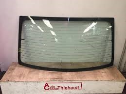 Vidrio de puerta de batientes izquierda 8200419024 RENAULT