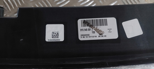 Фонарь задний центральный 9Y0945081AE Porsche