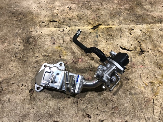 2568015010 Toyota Радиатор системы EGR