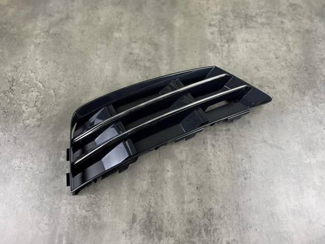 Заглушка противотуманки передней правой Signeda PAD99071CAR