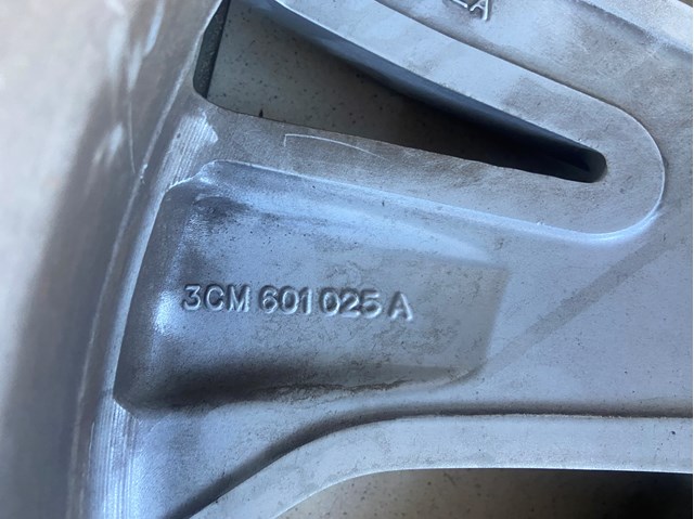 3CM601025A8Z8 VAG Оригинальные диски