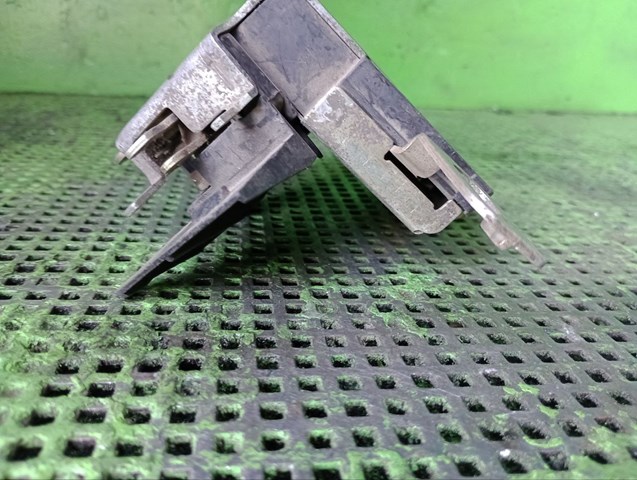 8122203 BMW Замок двери водителя