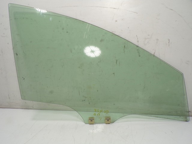 Vidro da porta dianteira direita EG2158510A Mazda