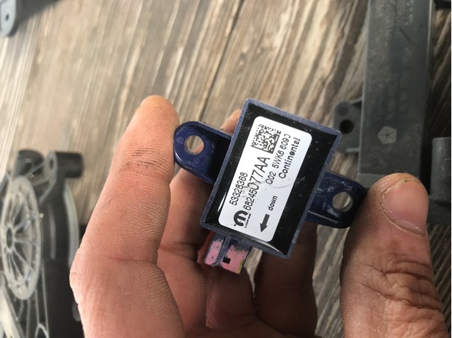 53328368 Chrysler 