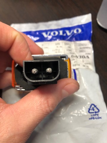 Купить Повторитель поворота Вольво 740  744