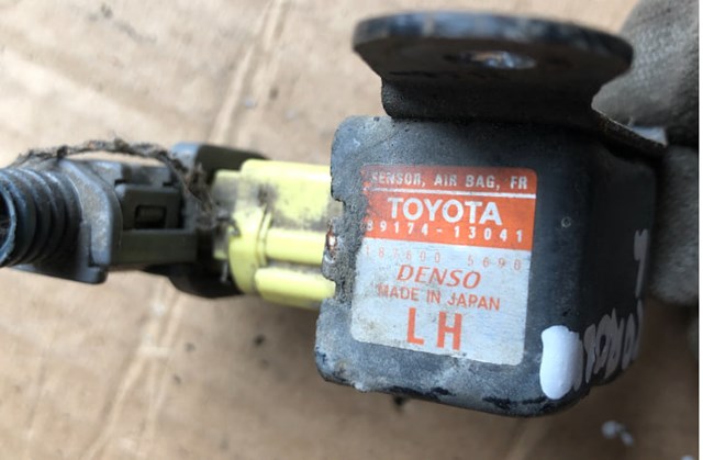 Датчик Айрбег передний Toyota 8917413041