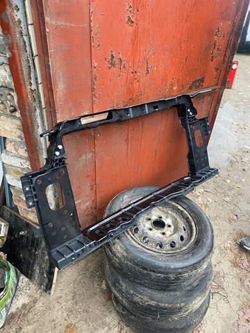 Рамка радиатора 641013X003 Hyundai/Kia