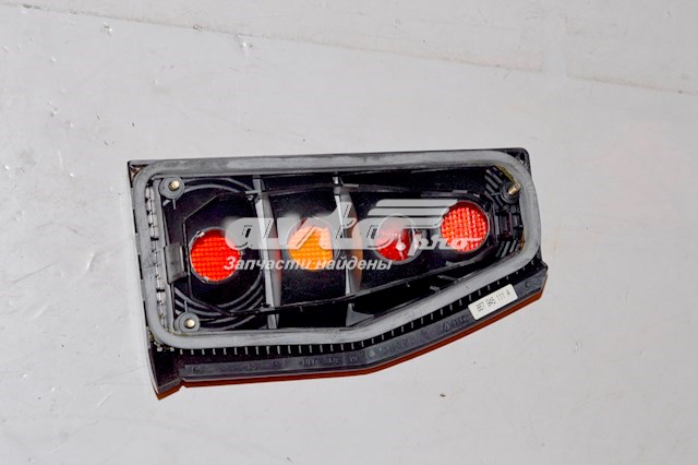 Задняя левая фара VAG 867945111A цена, от 11.40 USD