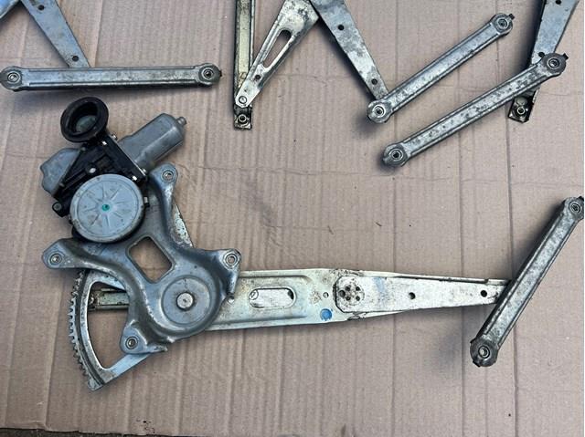 Motor eléctrico, elevalunas, puerta delantera derecha 8571030400 TOYOTA