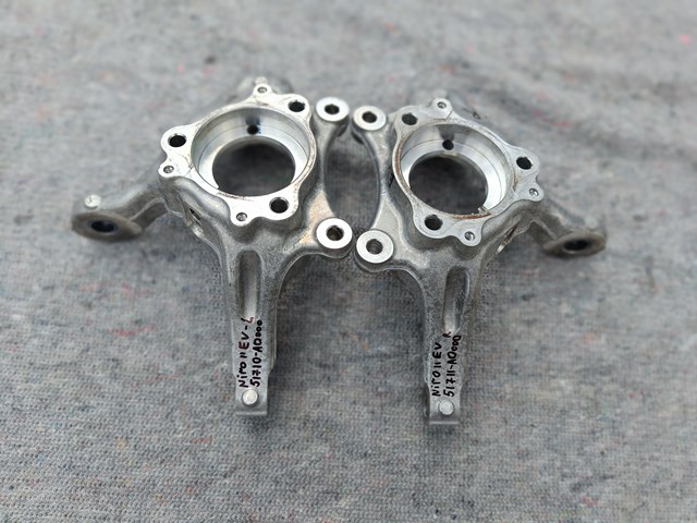 51710AO000 Hyundai/Kia Цапфа - поворотный кулак передний, левый