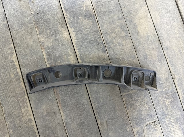 KB8A50163B Mazda Кронштейн бампера переднего внешний левый