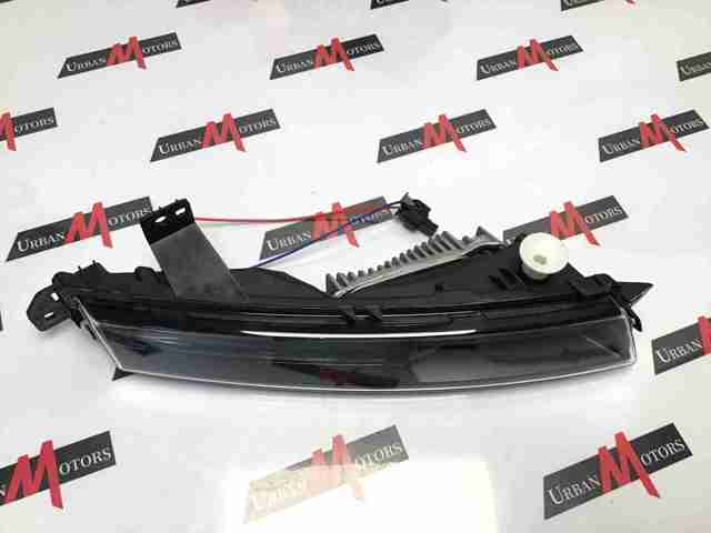 Фара противотуманная левая LR142093 Land Rover