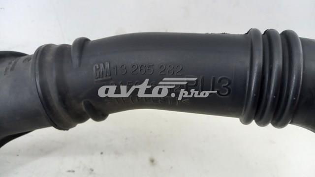 Патрубок интеркулера 13265282 Opel