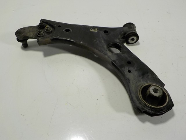 52082897 Fiat/Alfa/Lancia Рычаг передней подвески нижний, правый