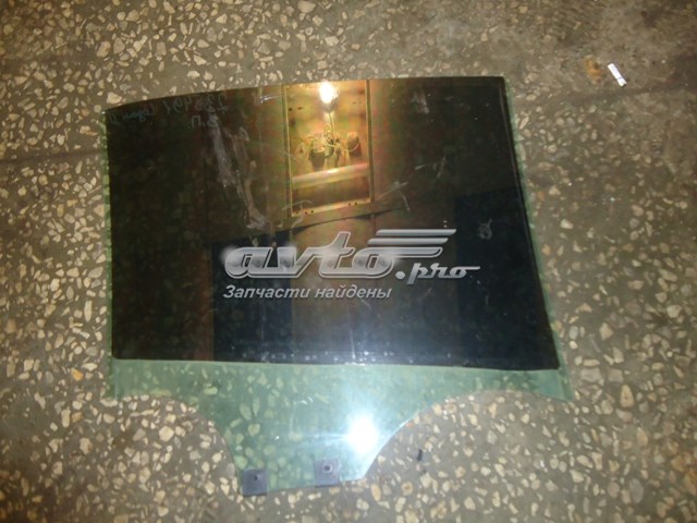 Cristal de piloto posterior derecho 823008827R RENAULT