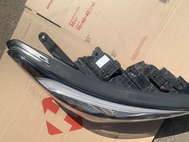 Правая блок фара Hyundai/Kia 921022WXXX цена, от 383.05 USD