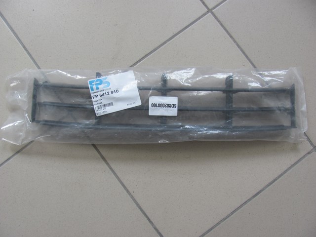 Решетка бампера переднего центральная FPS FP6412910 цена, от 12.67 USD