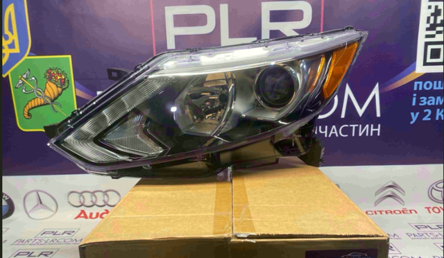 Левая фара 260606MA5A Nissan/Infiniti