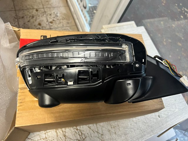 Правое боковое зеркало Nissan/Infiniti 96301HV58B