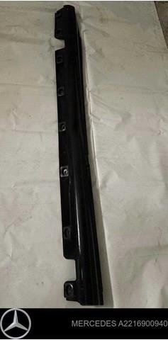 Накладка (молдинг) порога наружная левая A2216900940 Mercedes