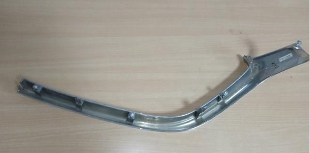 Купить BANE507J1 Mazda Молдинг решетки радиатора правый