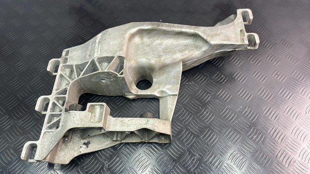 Балка крепления коробки передач Land Rover LR090491 цена, от 54.18 USD