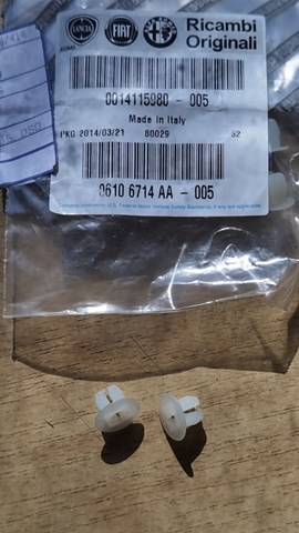 Clip de protección inferior 14115980 FIAT
