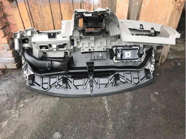  Renault (RVI) 681008970R цена, от 246.34 USD