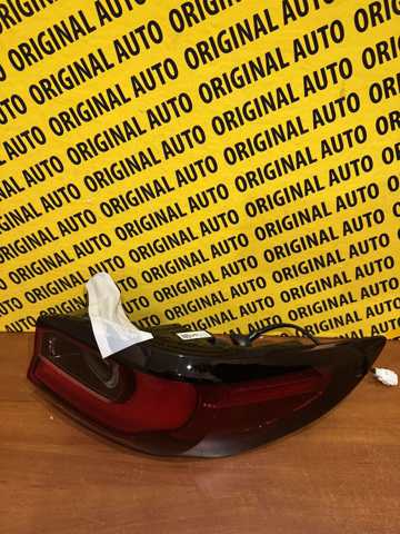 Фонарь задний правый внешний KMV751150 Mazda