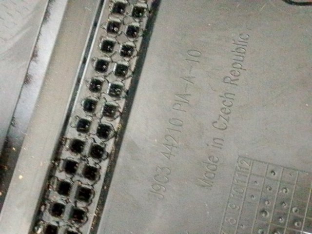J9C15132LML Jaguar Антикрыло на багажник