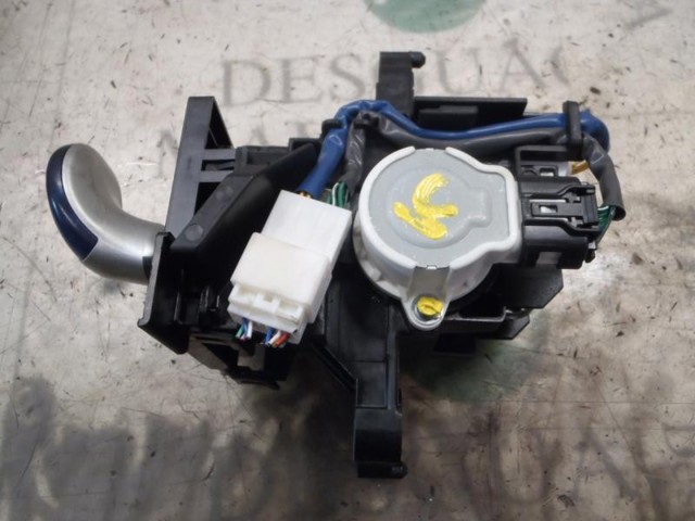 Рычаг переключения передач на Toyota Avensis III T27